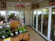 「花よし生花店」　（北海道苫小牧市）の花屋店舗写真2